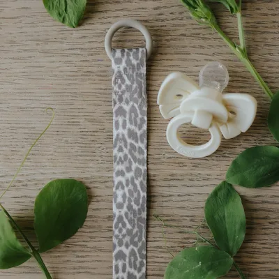 Тримач для пустушки Elodie Details Le Leopard