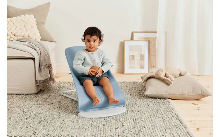 Шезлонг для немовлят BabyBjorn Bouncer BLISS Woven Petal Quilt Blue — Photo 12