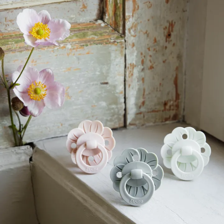Пустушка Elodie Details Binky Bloom Vanilla White — Photo 7