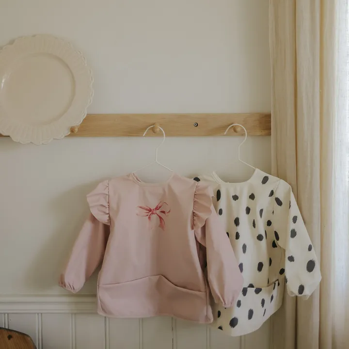 Нагрудник з рукавами для годування Elodie Details Longsleeved Baby Bib Rosy Bow — Photo 7