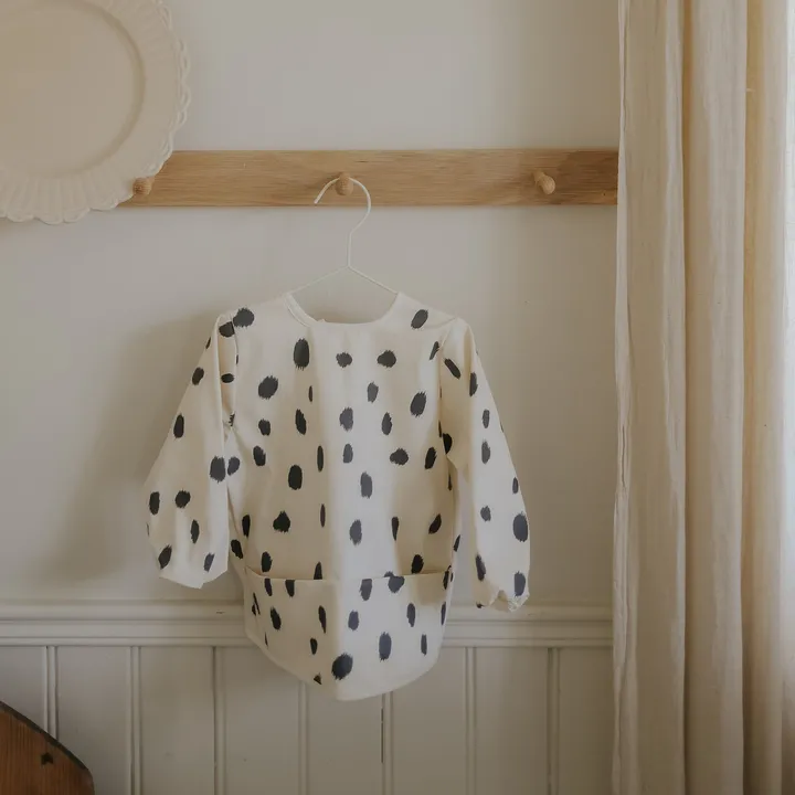 Нагрудник з рукавами для годування Elodie Details Longsleeved Baby Bib Dalmatian Dots Grande — Photo 9