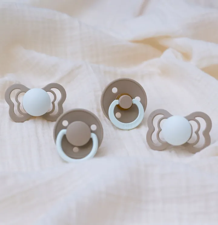 Соска пустушка BIBS Couture Silicone Anatomical (анатомічна) – Vanilla GLOW (світиться в темряві) 6-18 міс. — Photo 10