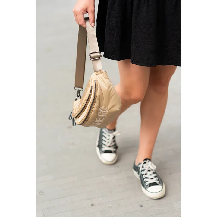 Сумка через плече Childhome Banana bag puffered beige, арт. CWBANAPBE — Photo 23