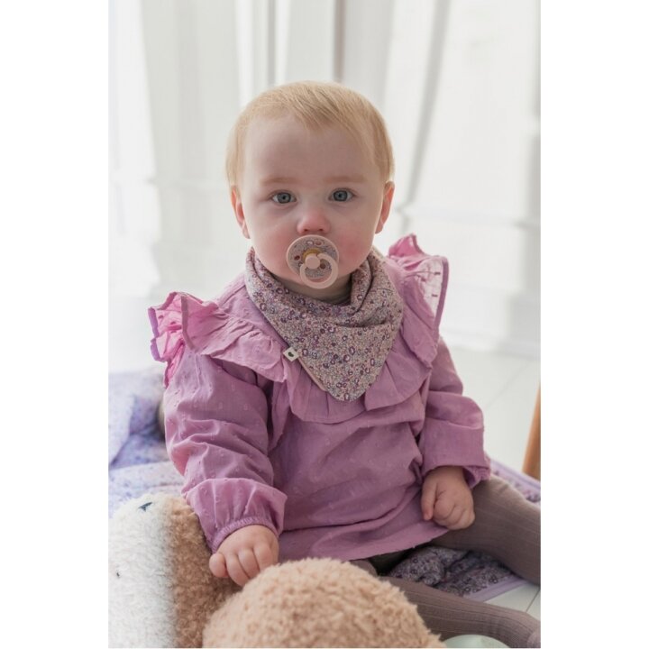 Нагрудник BIBS x Liberty Bandana Bib – Chamomile Lawn Violet Sky — Photo 4