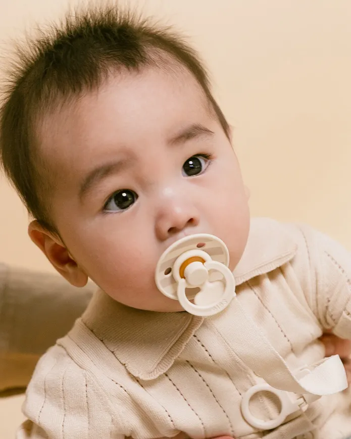 Подарунковий набір пустушки та тримач для соски BIBS Colour Pacifier &amp; Loop Clip Gift Set Latex – Ivory — Photo 3