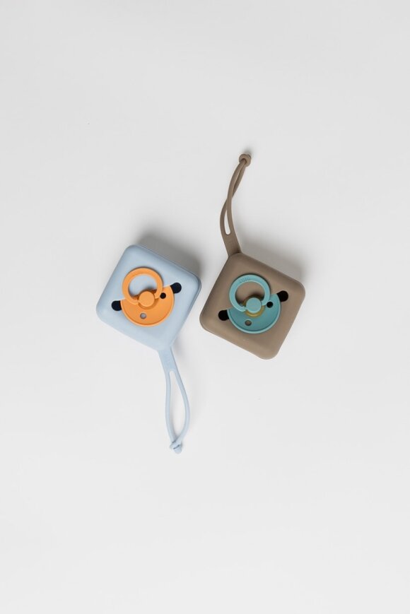 Силіконовий контейнер для пустушок BIBS Pacifier Case – Dark Oak — Photo 7