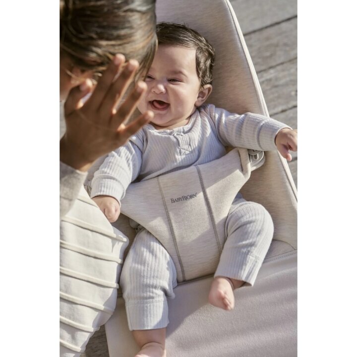 Шезлонг для немовлят BabyBjorn Bouncer BLISS 3D Jersey Light Beige — Photo 13