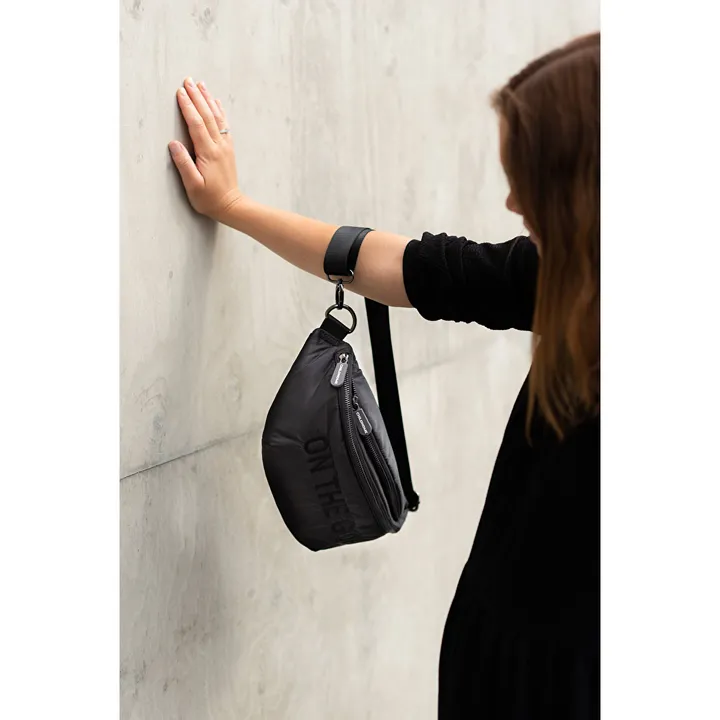 Сумка через плече Childhome Banana bag puffered black, арт. CWBANAPBL — Photo 27