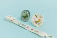 Подарунковий набір пустушки та тримач для соски Bibs x Moomins Colour Pacifier & Loop Clip Gift Set Latex – Ivory/Sage — Photo 3